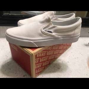 Vans off the wall🤍